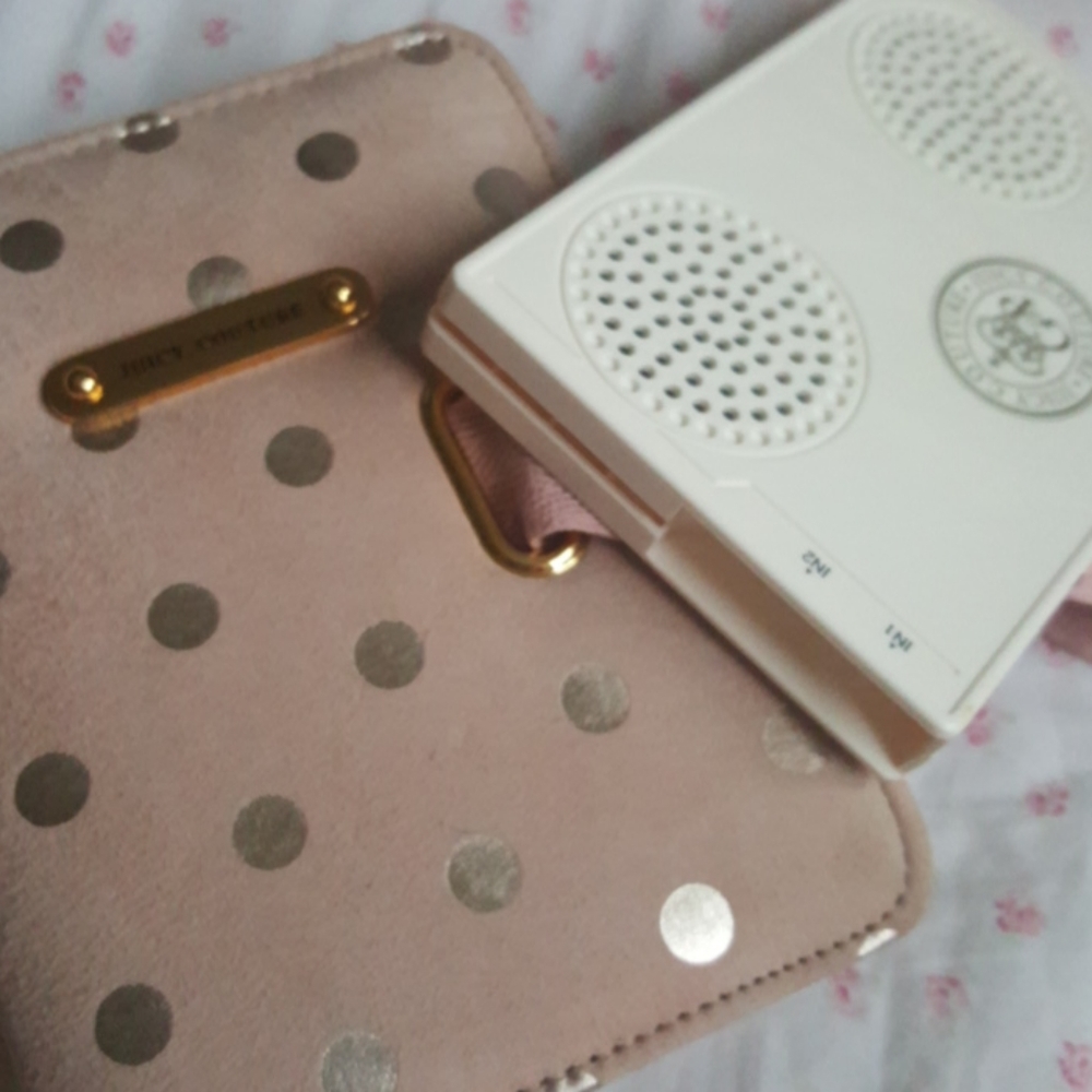 Juicy Couture pink & gold dots MP3 speaker wallet - Picture 9 of 11